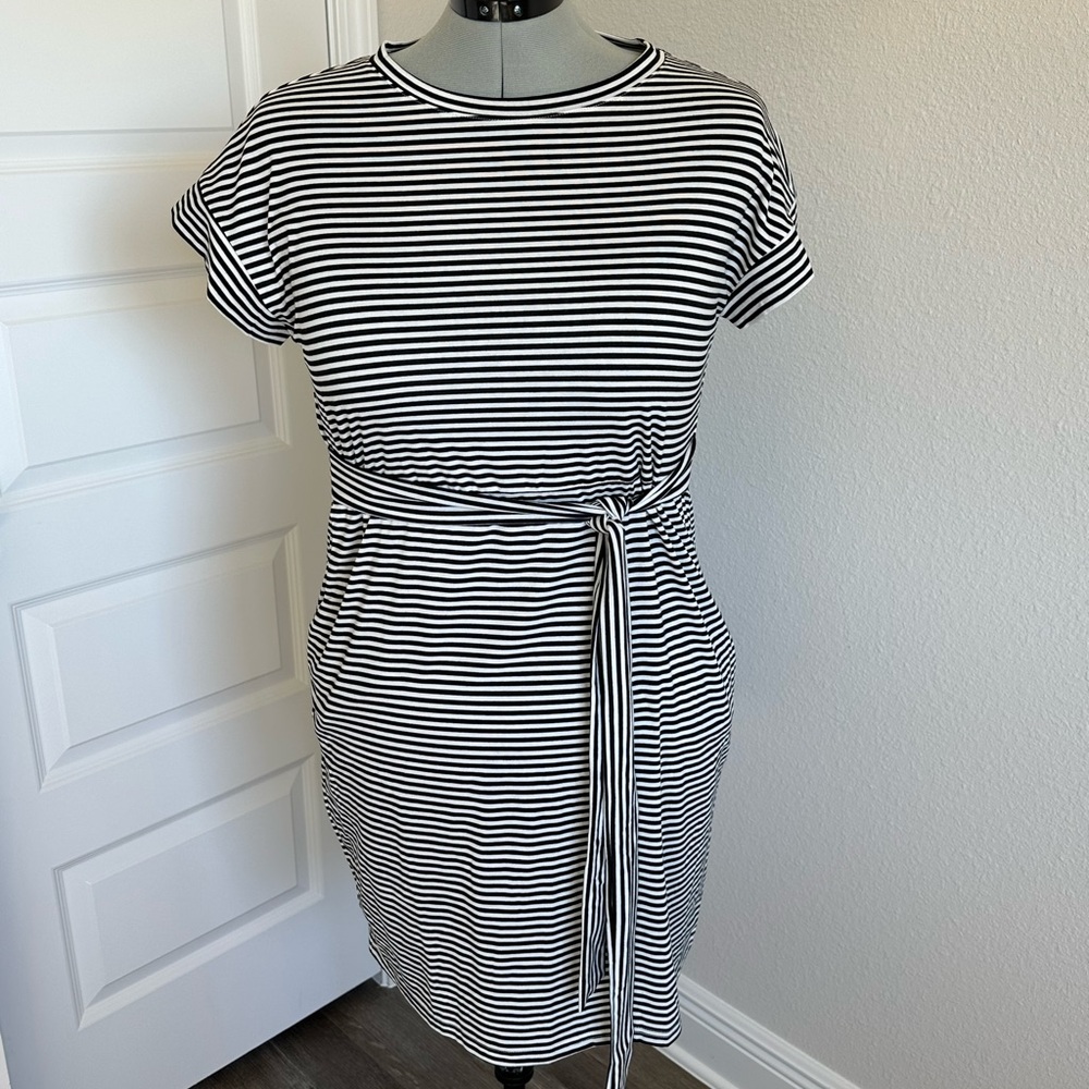 COPY - Short sleeve T-shirt dress with belt